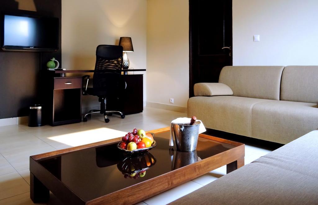 Hotel Royal Kinshasa Buitenkant foto