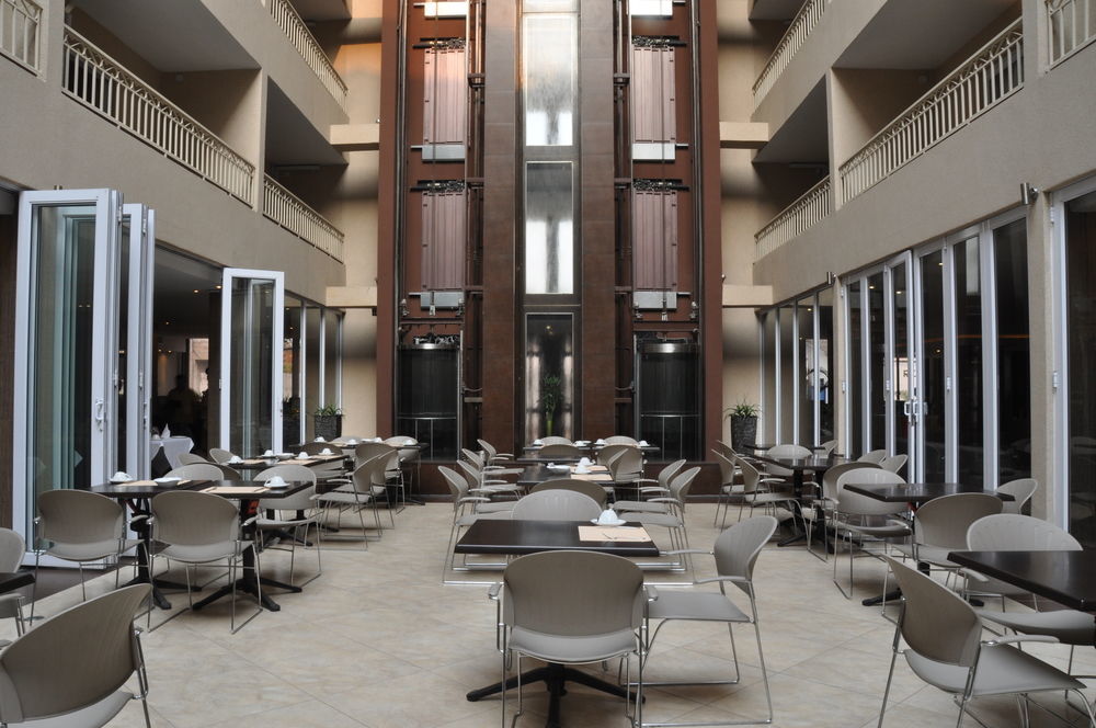 Hotel Royal Kinshasa Buitenkant foto